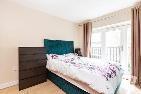 2 bedroom apartment for sale, Riverside Close, Romford, RM1