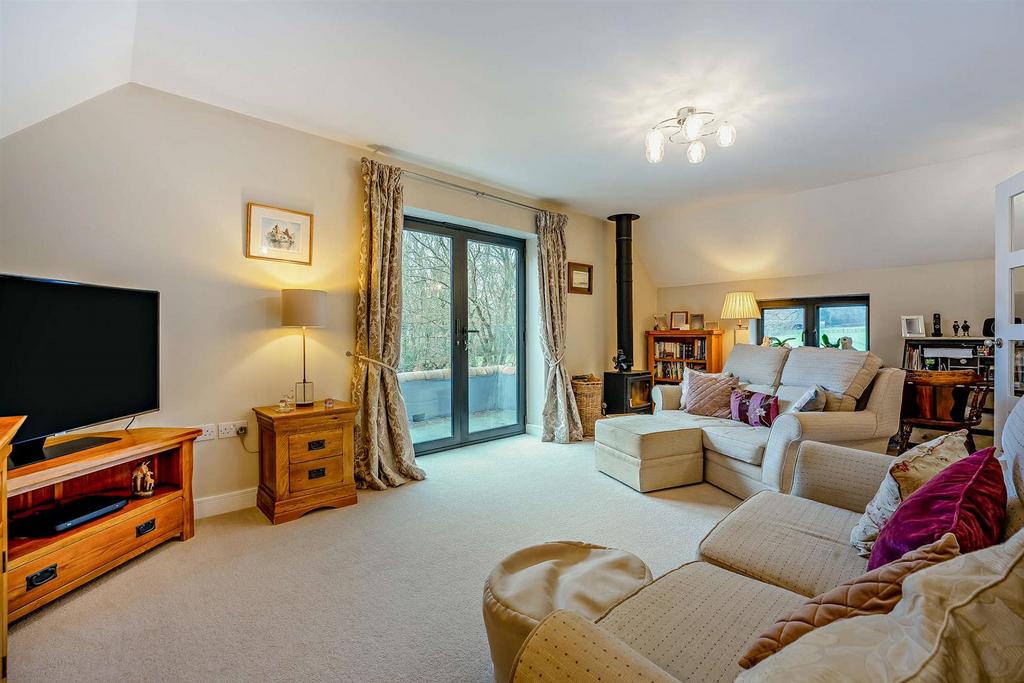 8634058-interior34-800.jpg