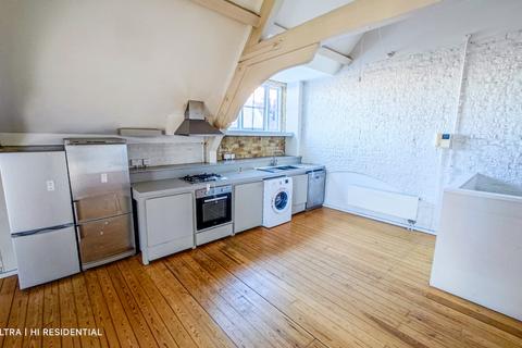 3 bedroom apartment for sale, Schoolhouse Yard, Bloomfield Road, London, Greater London, SE18