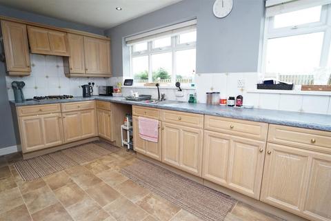 4 bedroom detached house for sale, Vint Rise, Idle, Bradford