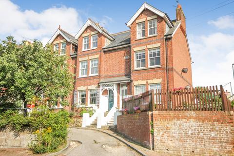 4 bedroom terraced house to rent, Prospect Road, Tunbridge Wells, TN2