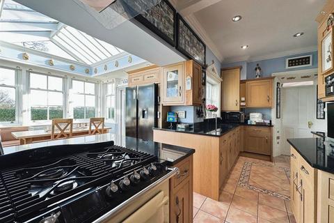 4 bedroom cottage for sale, Westhill Road, Blackdown, Leamington Spa