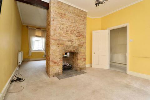 3 bedroom end of terrace house for sale, King Street, Sandwich, Kent, CT13 9BL