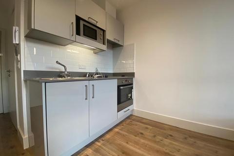 Studio to rent, Luminaire Apartments, Kilburn High Road, London