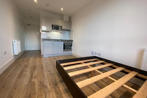 Studio to rent, Luminaire Apartments, Kilburn High Road, London