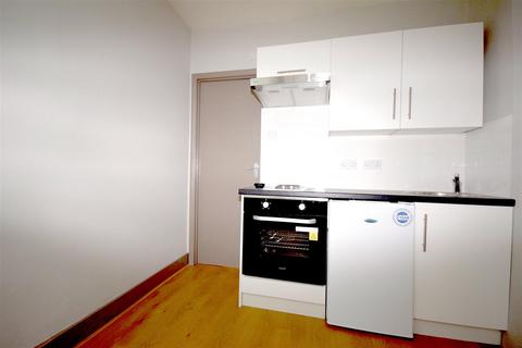 Studio to rent, Iverson Road, West Hampstead, London