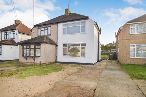 2 bedroom semi-detached house to rent, Wyncham Avenue Sidcup DA15