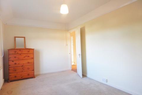 1 bedroom in a house share to rent, Room 2 28 Alexandra Road, Mitcham, Surrey