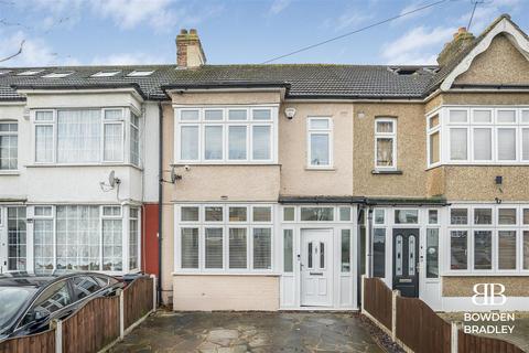 3 bedroom terraced house for sale, Hazelbrouck Gardens, Hainault