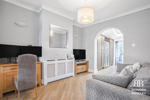 3 bedroom terraced house for sale, Hazelbrouck Gardens, Hainault