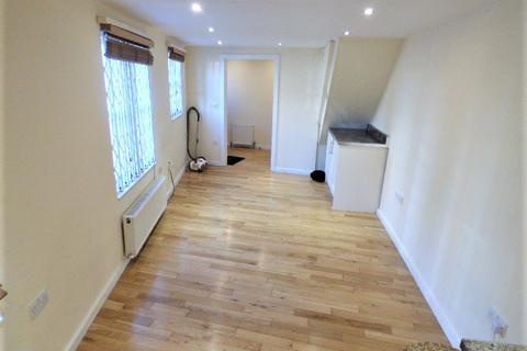 3 bedroom house to rent, Medway Road, Bow E3