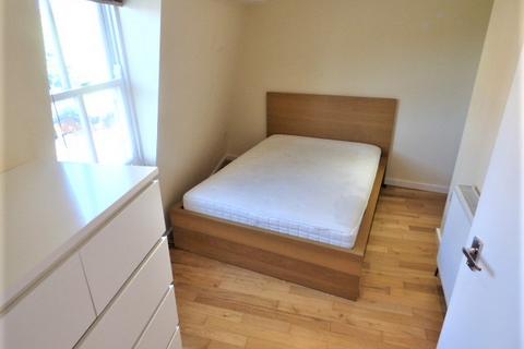 3 bedroom house to rent, Medway Road, Bow E3