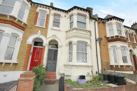 1 bedroom flat to rent, Alexandra Road, London SW19