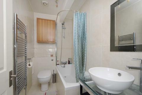 1 bedroom flat to rent, Alexandra Road, London SW19