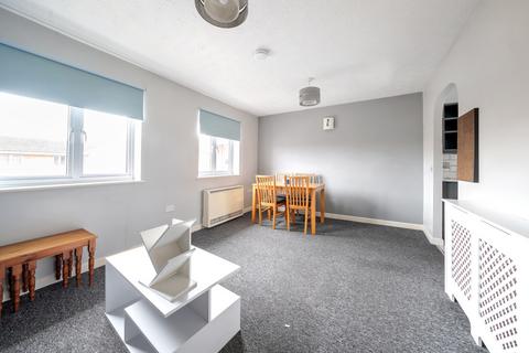 6d Banyard Close, Cheltenham, GL51 7SX
