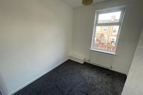 2 bedroom terraced house to rent, Albert Street, Church Accrington