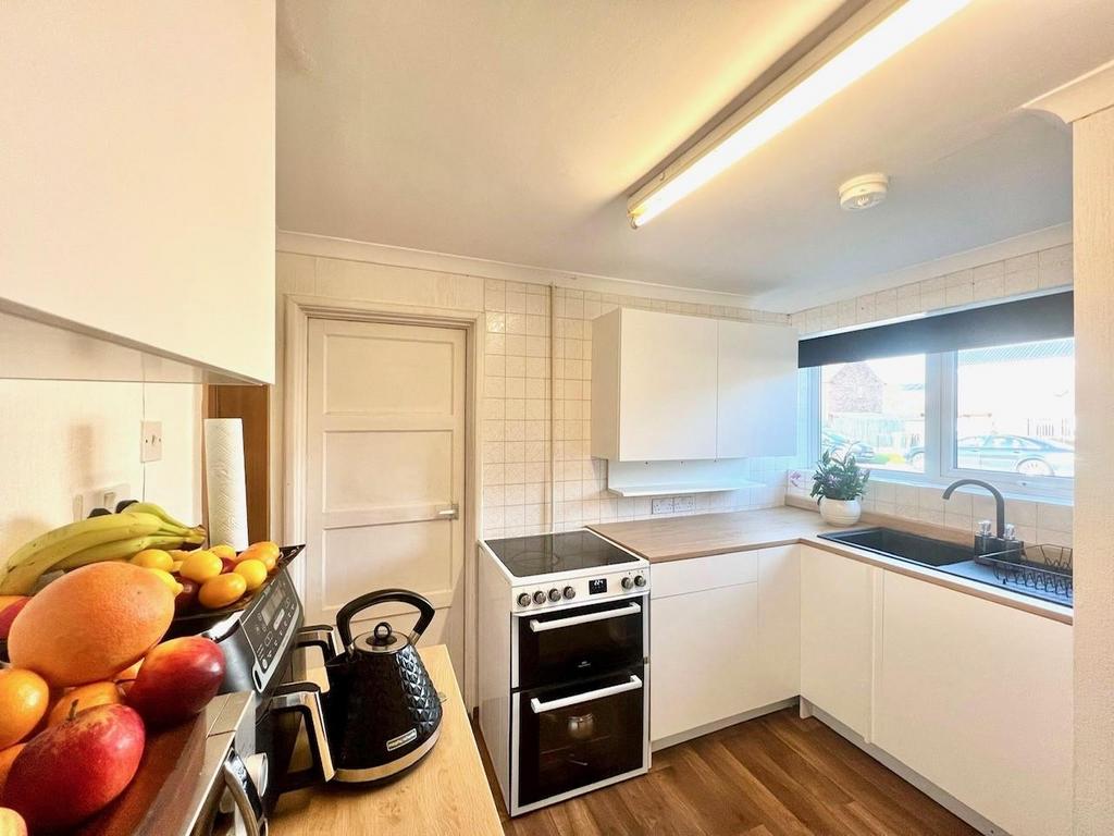 Western Avenue -  Kitchen 2.jpg