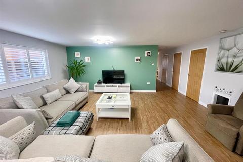 42 Itter Crescent, Peterborough, PE4 6SW