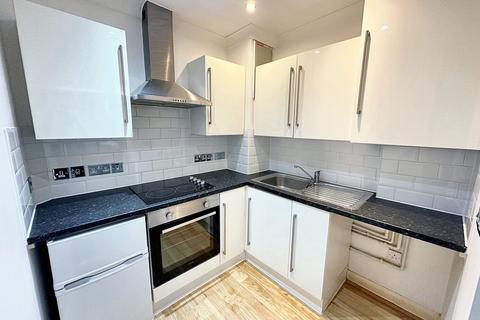 2 bedroom apartment to rent, Babbacombe Road, Ansteys Court, TQ1