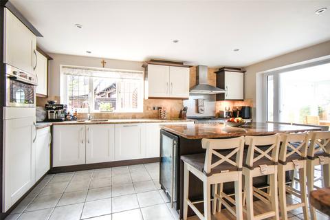 7 bedroom detached house for sale, Seton Drive, Hampshire RG27