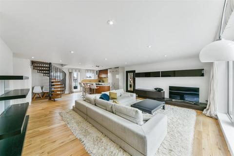 3 bedroom duplex to rent, Dunbar Wharf, 108-124 Narrow Street, London