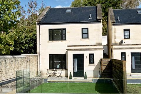 4 bedroom detached house to rent, Bailbrook Lane, Bath