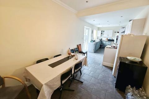 52 Brantingham Road, Whalley Range, Manchester, M16 8PP