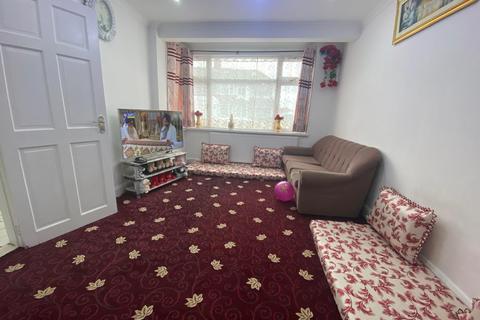 3 bedroom terraced house for sale, Penbury Road, Southall UB2