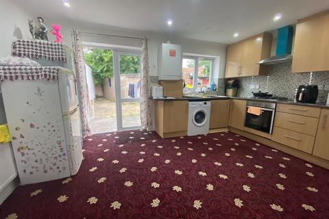 3 bedroom terraced house for sale, Penbury Road, Southall UB2