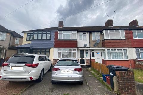 3 bedroom terraced house for sale, Penbury Road, Southall UB2