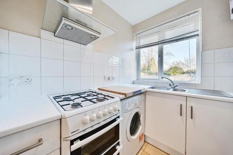 2 bedroom flat for sale, Albert Drive, Southfields