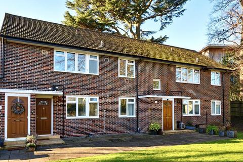 2 bedroom flat for sale, Albert Drive, Southfields