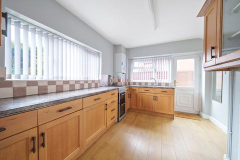 3 bedroom semi-detached house for sale, Hawthorn Road, Wednesbury, West Midlands, WS10