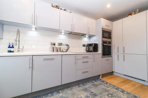5 Springfield Mews, Lofthouse, Wakefield, WF3 3FB