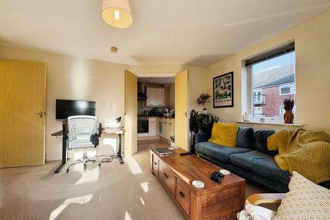 2 bedroom flat to rent, Highmarsh Crescent, West Didsbury, Manchester, M20