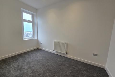 2 bedroom apartment to rent, Oaklands Terrace, Swansea SA1