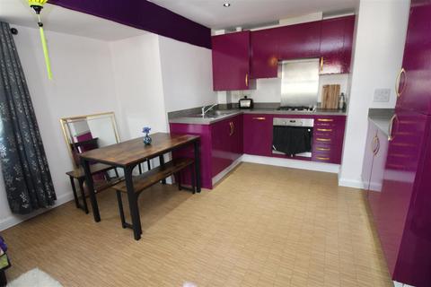 2 bedroom flat for sale, Blackbourne Chase, Littlehampton