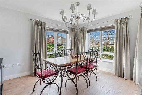 15 Mulberry Close, Epsom, KT19 8FX