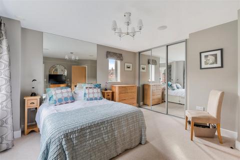 15 Mulberry Close, Epsom, KT19 8FX