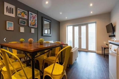 undefined, St Peters Street, Roath,