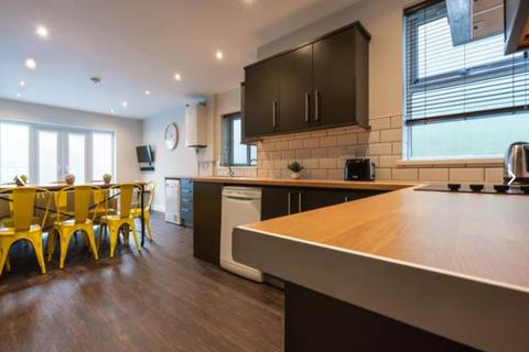undefined, St Peters Street, Roath,