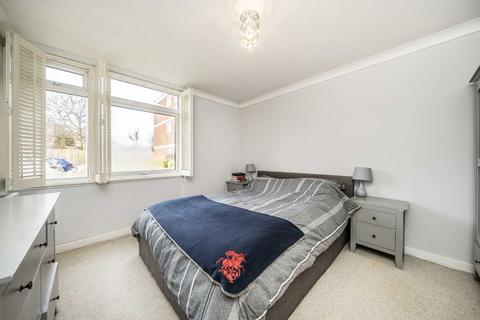 1 bedroom flat to rent, Beaver Close, Hampton TW12