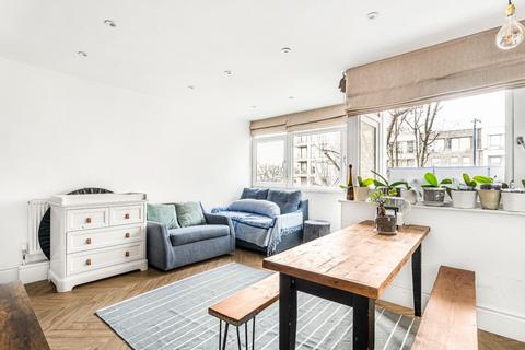 3 bedroom flat for sale, Elmington Estate, London, SE5