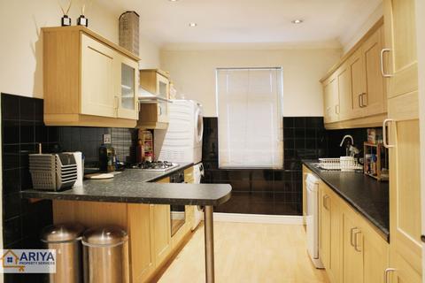 2 bedroom flat to rent, Western Road, West End, Leicester LE3