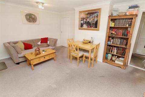 2 bedroom apartment for sale, Audley Close, Borehamwood