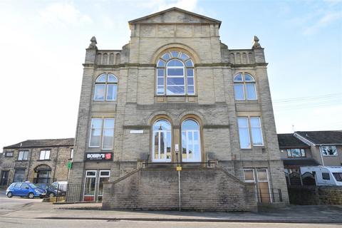 2 bedroom flat to rent, Thornes House, Ossett WF5