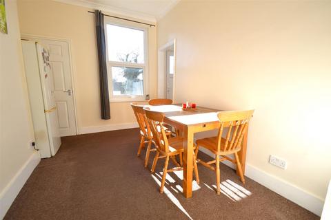 3 bedroom terraced house for sale, Sutton Road, Rochford