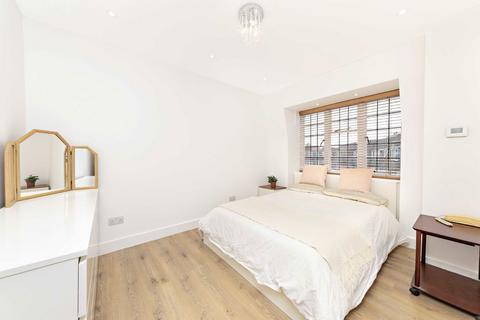 2 bedroom flat to rent, Portsmouth Road, London SW15