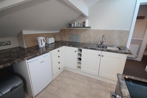 2 bedroom flat to rent, High Street, Harrogate, North Yorkshire, HG2