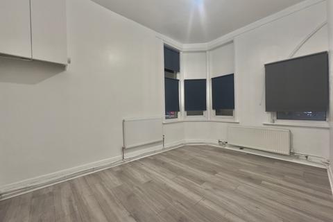 1 bedroom flat to rent, Upper Tooting Road, SW17 7TR